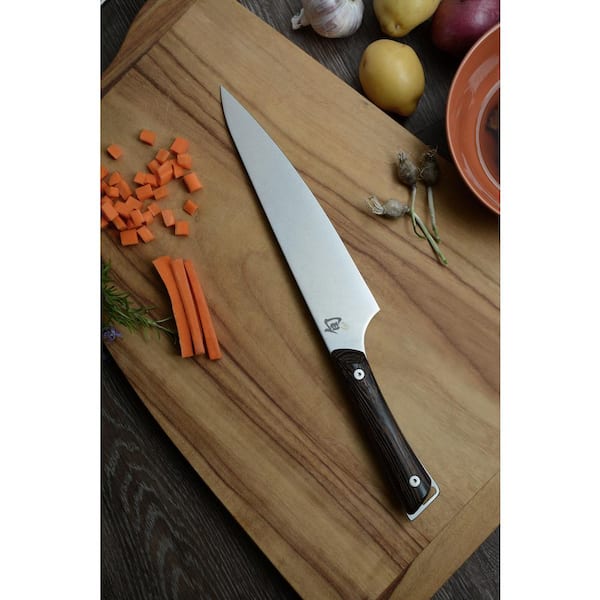 https://images.thdstatic.com/productImages/14786eaa-7905-4ad1-a6bd-029e73a4c492/svn/shun-chef-s-knives-swt0706-c3_600.jpg