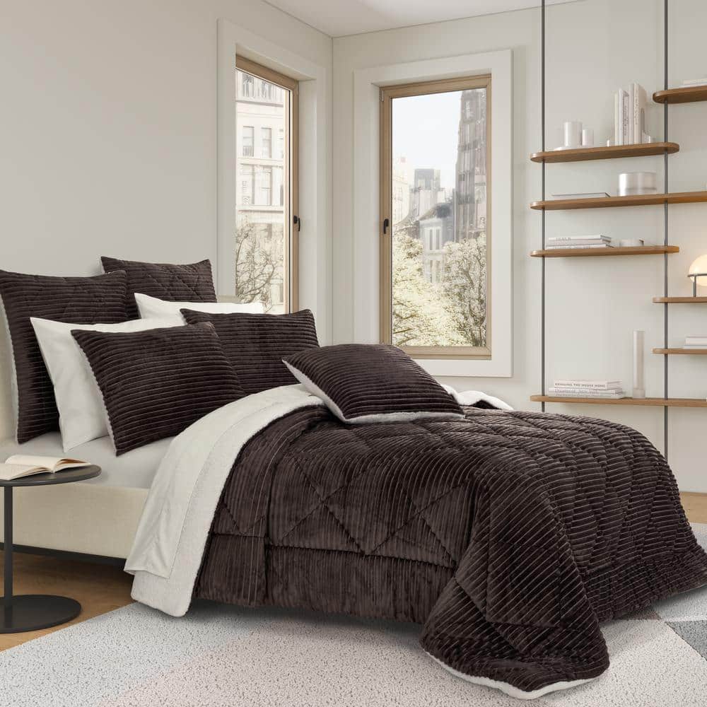 Emmett Mocha Polyester King/Cal King 3-Pieces Comforter Set