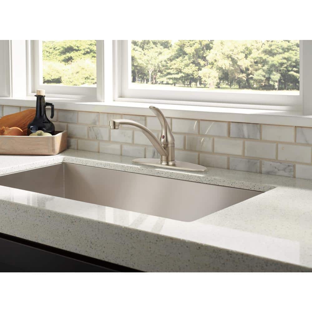 Stainless Steel Single-Handle Deck Mounted Kitchen Faucet
