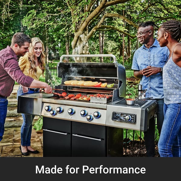 Broil King Regal Q 590 Pro IR 5-Burner Propane Gas Grill in