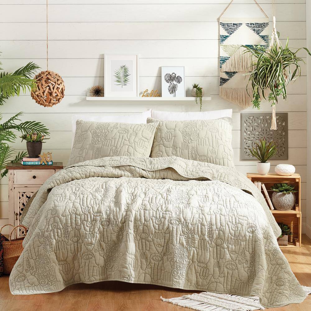 Jungalow Khaki Hamsa Hand Full/Queen Quilt Set