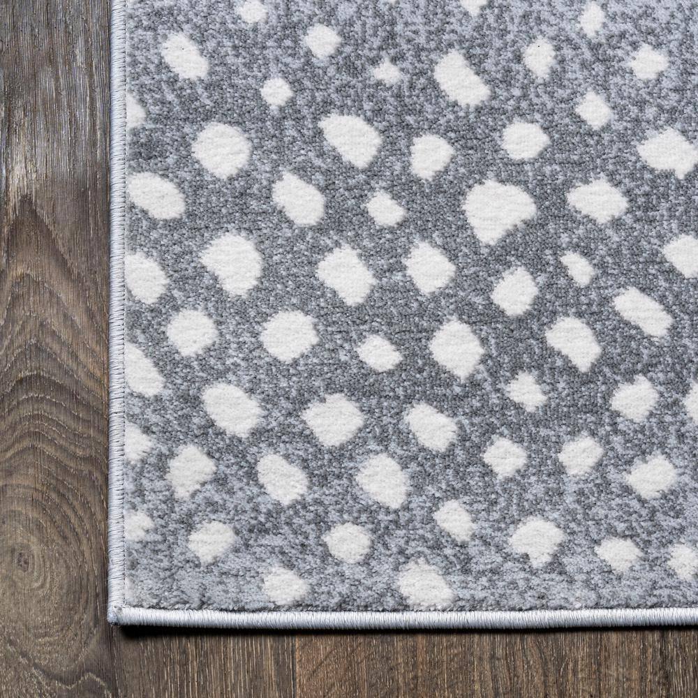 Modern Abstract Antelope 4' x 6' Light Gray Synthetic Area Rug