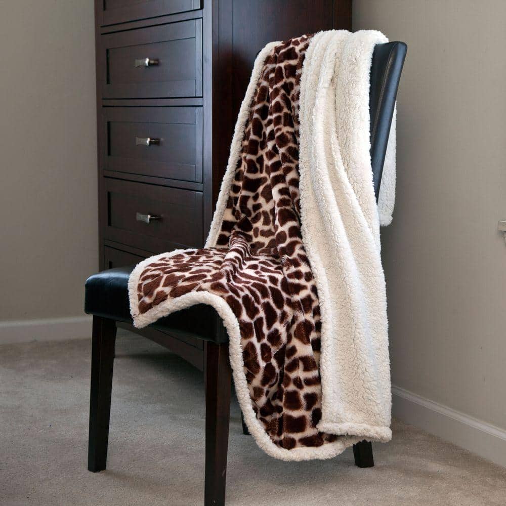 UPC 886511248229 product image for Giraffe Fleece Sherpa Polyester Throw Blanket | upcitemdb.com