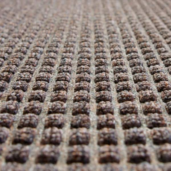 https://images.thdstatic.com/productImages/14a19200-2d5a-4b70-83df-62847d64a424/svn/brown-rubber-cal-door-mats-03-202-zwbr-4f_600.jpg