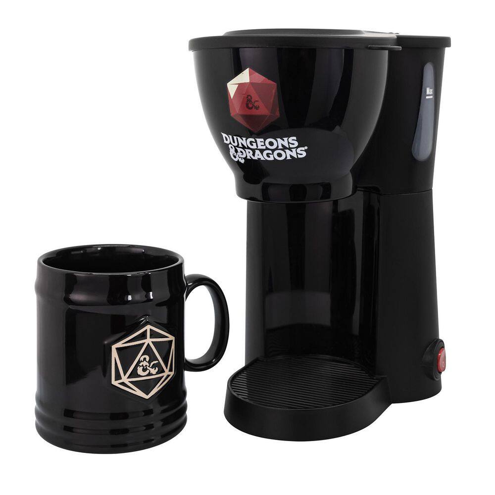 Uncanny Brands Dungeons & Dragons Single Cup Coffee Maker with Mug