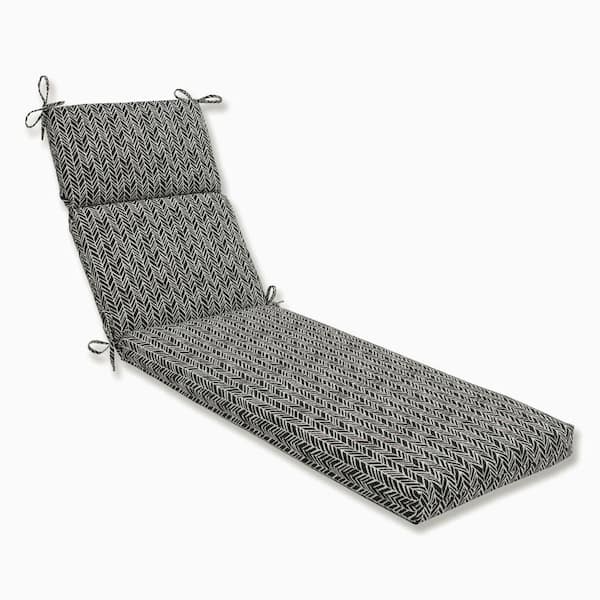 Pillow Perfect 21 x 28.5 Outdoor Chaise Lounge Cushion in Black/Ivory Herringbone