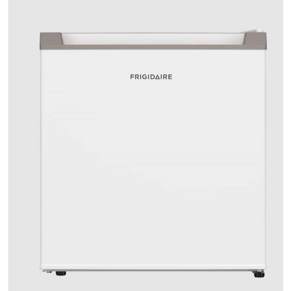 Frigidaire 17 5 In 1 6 Cu Ft Mini Refrigerator In White Efr190