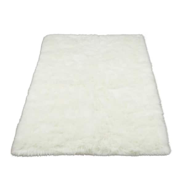Walk On Me White 5 Ft X 7 Made In, White Faux Fur Area Rug