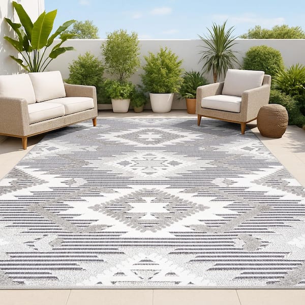 Sumak High-Low Pile Neutral Diamond Kilim Gray/White/Black 8 ft. x 10 ft. Indoor/Outdoor Area Rug