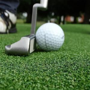 Costway 5 ft. x 3 ft. Standard Realistic Feel Golf Practice Mat