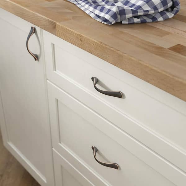 Vuelo Dual Mount 3 or 3-3/4 in. (76/96 mm) Classic Bronze with Copper Highlights Cabinet Drawer Pull