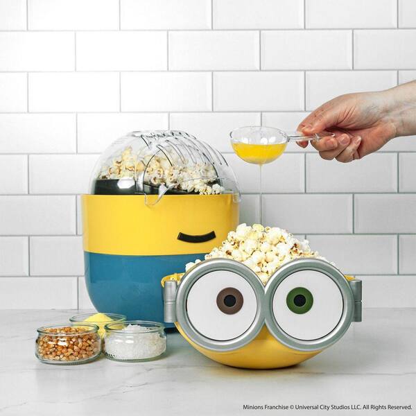 Uncanny Brands 1200 W Multi-Colored Minions Halo 3 oz. Hot-Air