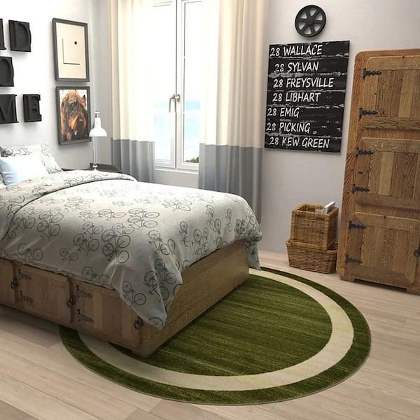 Green Polypropylene 6 ft. x 6 ft. Solid Color Indoor Round Area Rug