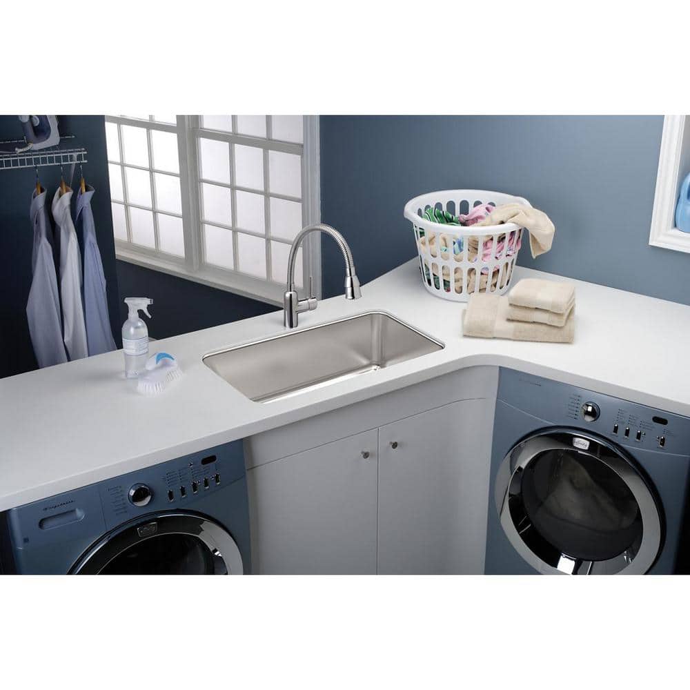 Lustertone 23.5" Undermount Stainless Steel Kitchen Sink