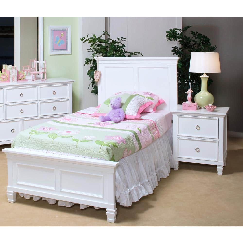 NEW CLASSIC HOME FURNISHINGS Tamarack White Wood Frame Twin Panel Bed ...