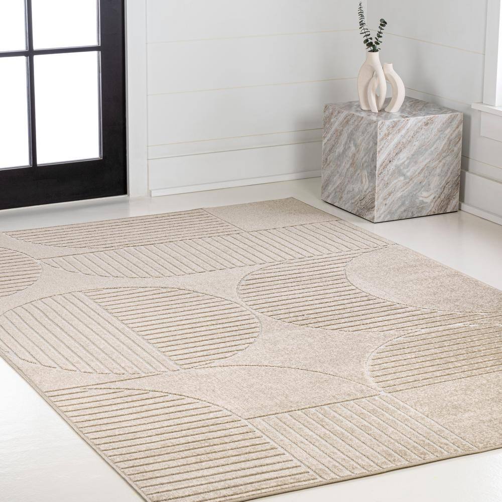 Beige and Cream Geometric High-Low 5x8 Indoor/Outdoor Rug