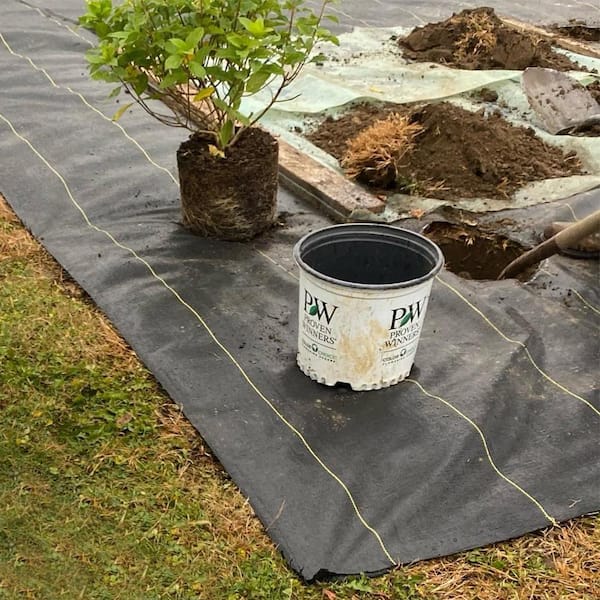 3 ft. x 300 ft. Weed Barrier Landscape Fabric with U-Shaped Securing Pegs, Heavy-Duty Block Gardening Mat Weed Control