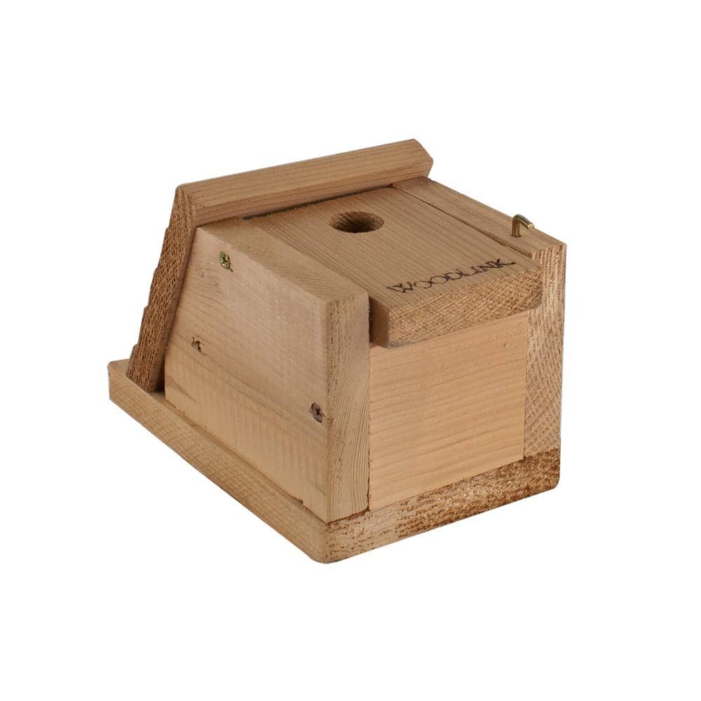 Natural Cedar Wren Birdhouse with Sloping Roof