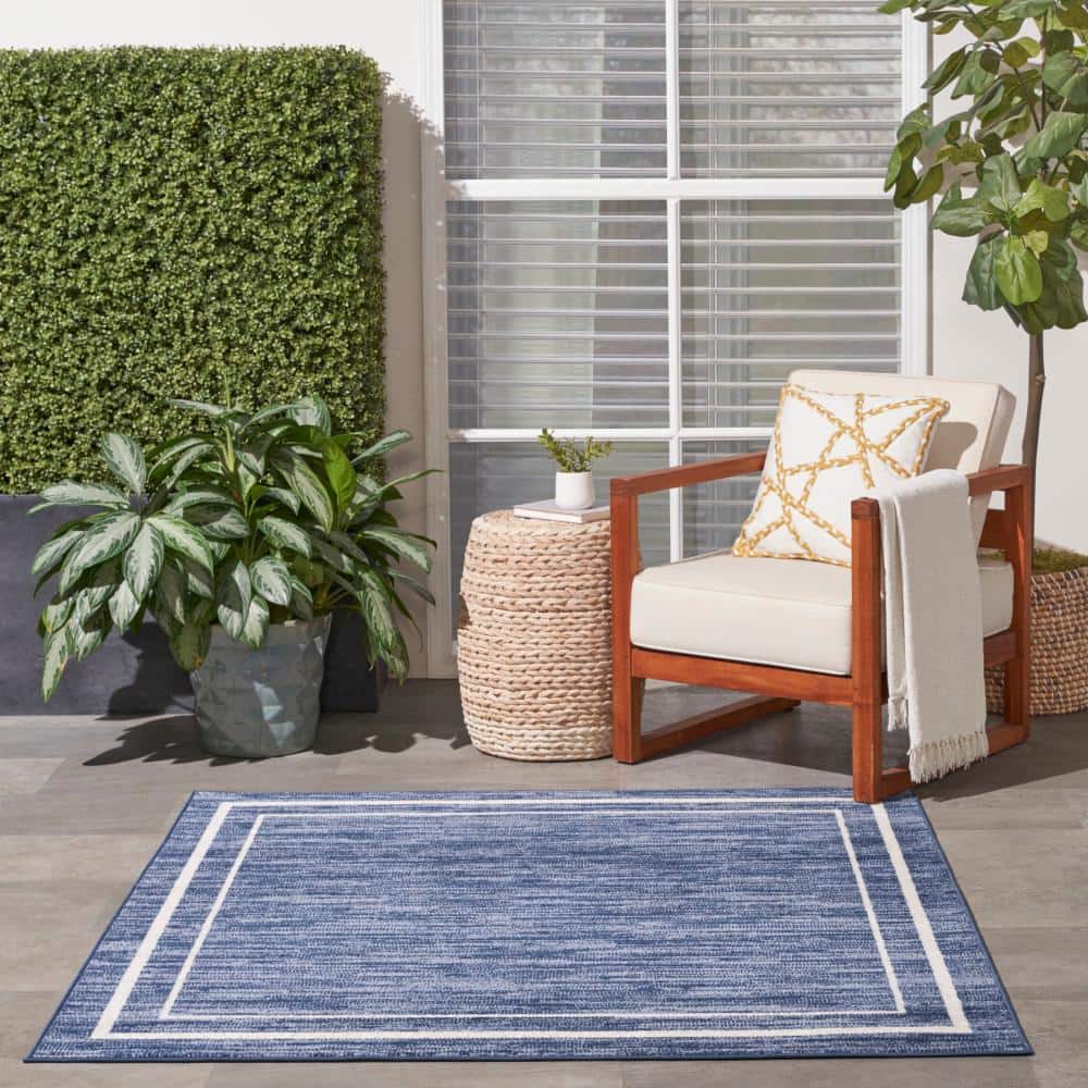 Navy/Ivory Synthetic 5' Square Indoor/Outdoor Easy-Care Rug