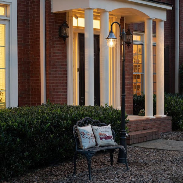 GAMA SONIC Orion 1-Light Black Modern Outdoor Waterproof Integrated LED Solar Landscape Lamp Post Light with Light Bulb and Pole