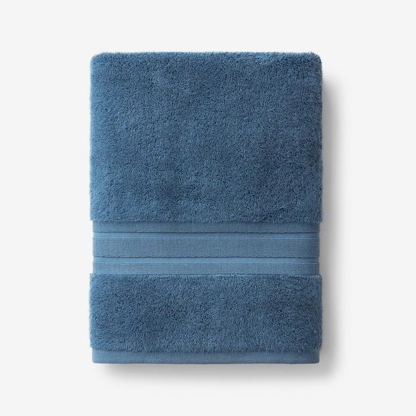 https://images.thdstatic.com/productImages/15718e1b-841e-49b7-a1ac-e3f237d85458/svn/blue-the-company-store-bath-towels-vk37-bath-slt-blue-64_600.jpg