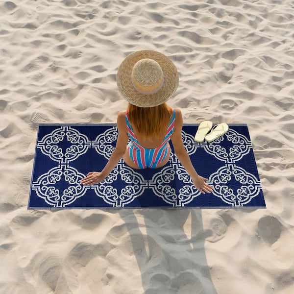 Marrakesh Navy Creme 2 ft. 3 in. x 6 ft. Reversible Recycled Plastic Indoor/Outdoor Area Rug