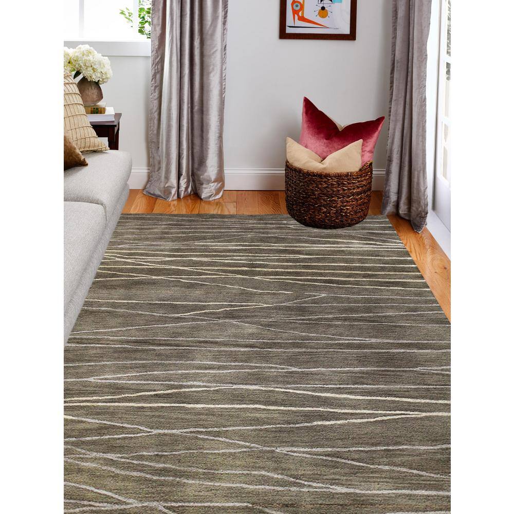 Handmade Taupe Wool and Viscose Abstract Rectangular Rug, 5'6" x 8'6"