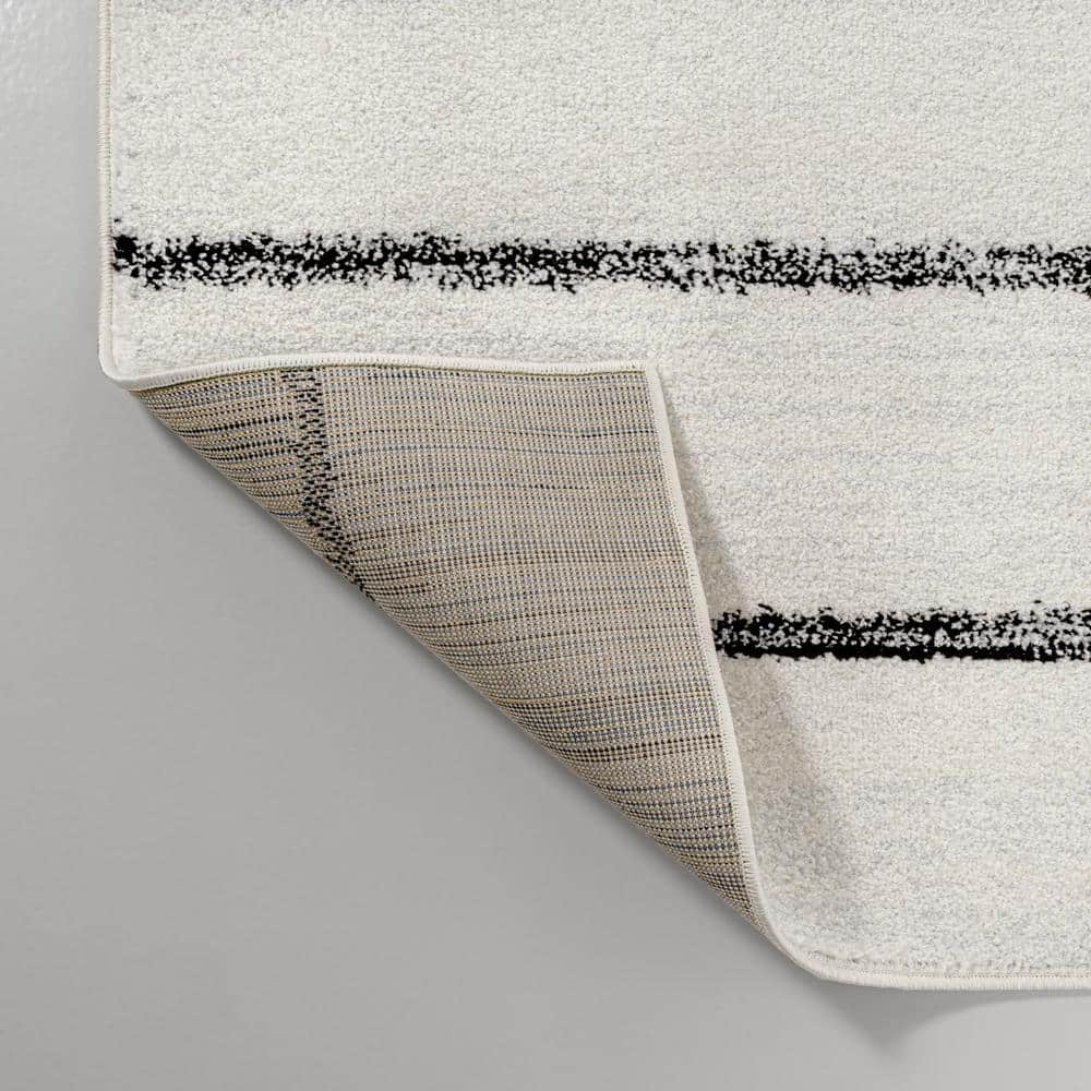 Williamsburg Cream and Black Striped 4' x 6' Synthetic Area Rug