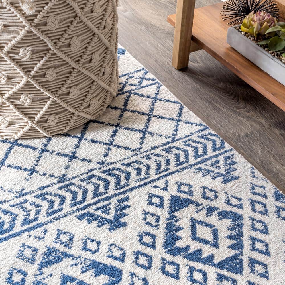 Moroccan Blue and Cream Synthetic 3' x 5' Area Rug