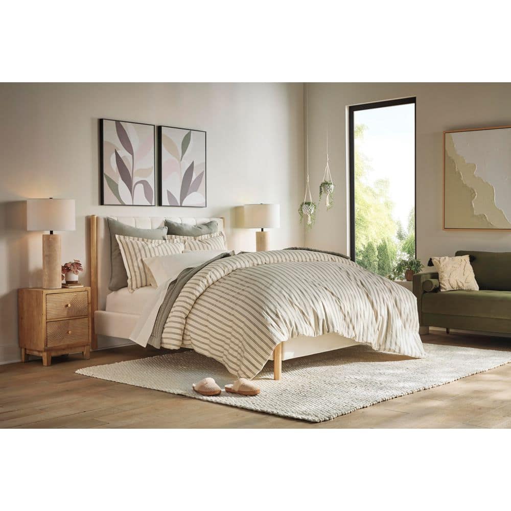 Spruce & Spring Oswin Cream Wood Frame Queen Upholstered Platform