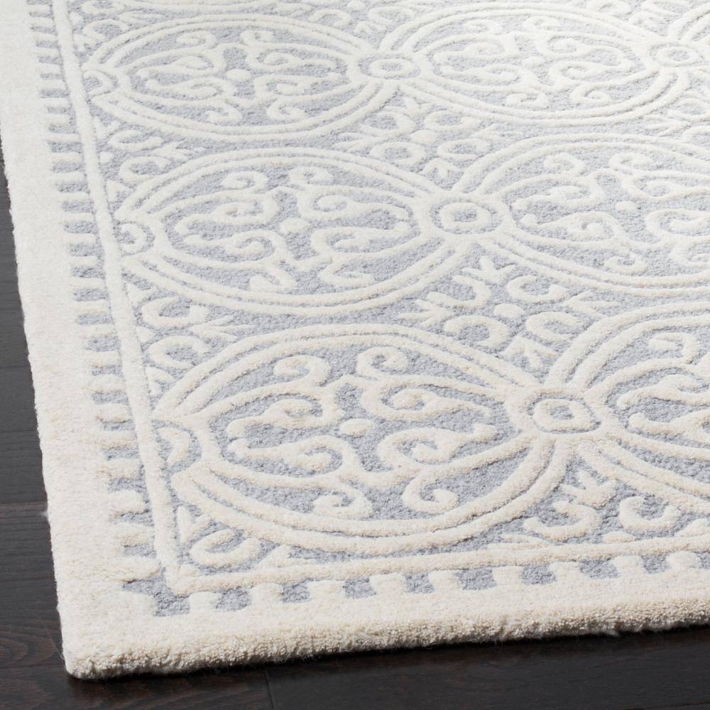 Ivory and Silver Hand-Tufted Wool Geometric Area Rug 2' x 3'