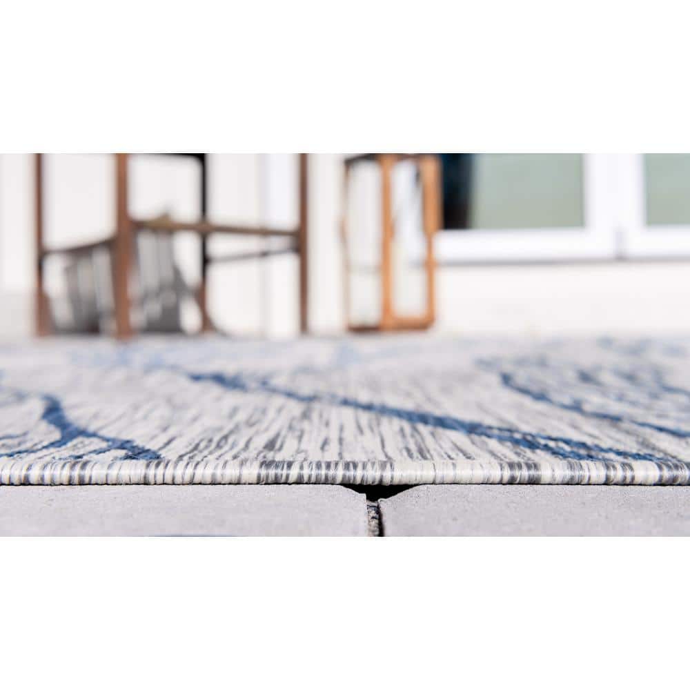 Light Gray Round Synthetic Outdoor Area Rug, 4 ft