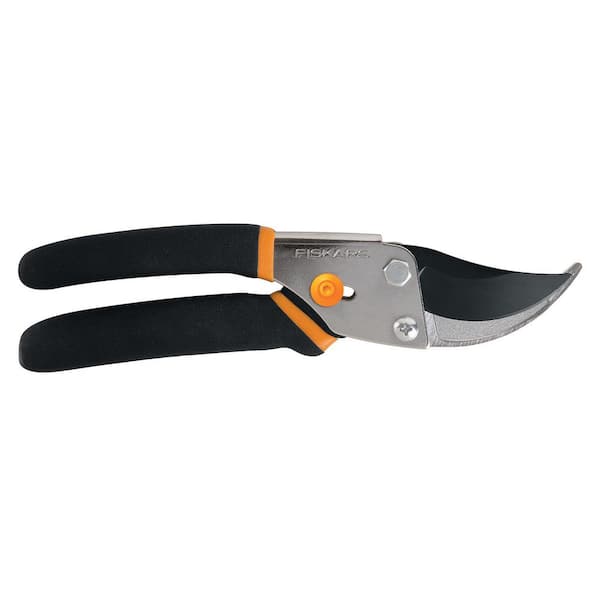 Fiskars 5/8 in. Cut Capacity 9 in. Classic Bypass Pruning Shears