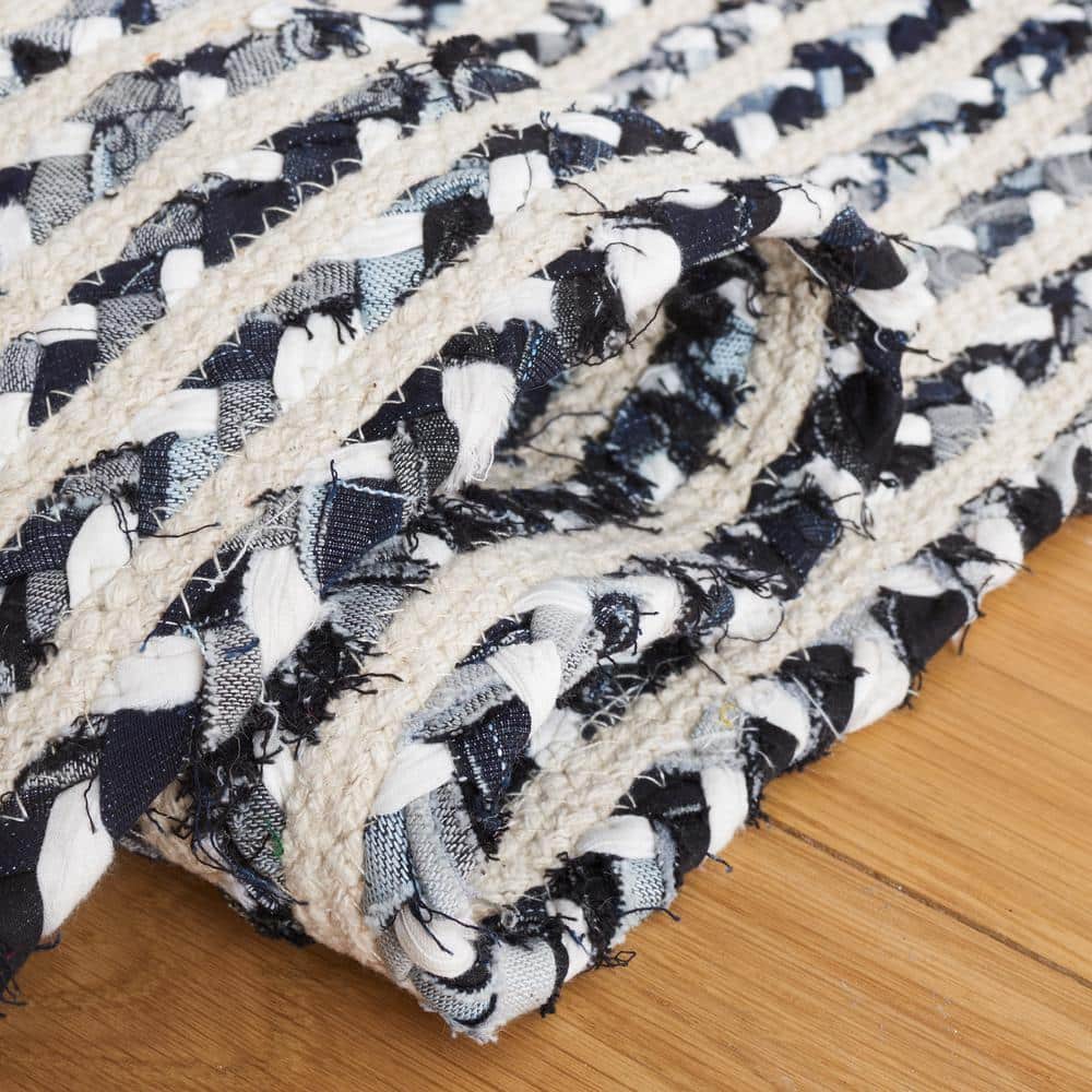 Handmade Black and Navy Cotton Braided 4' x 6' Area Rug