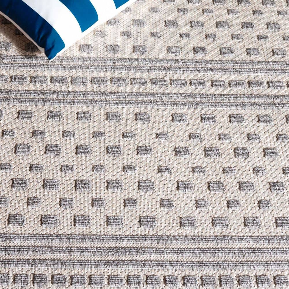 Gray Geometric Easy Care Stain-Resistant Runner Rug 2'3" x 8'
