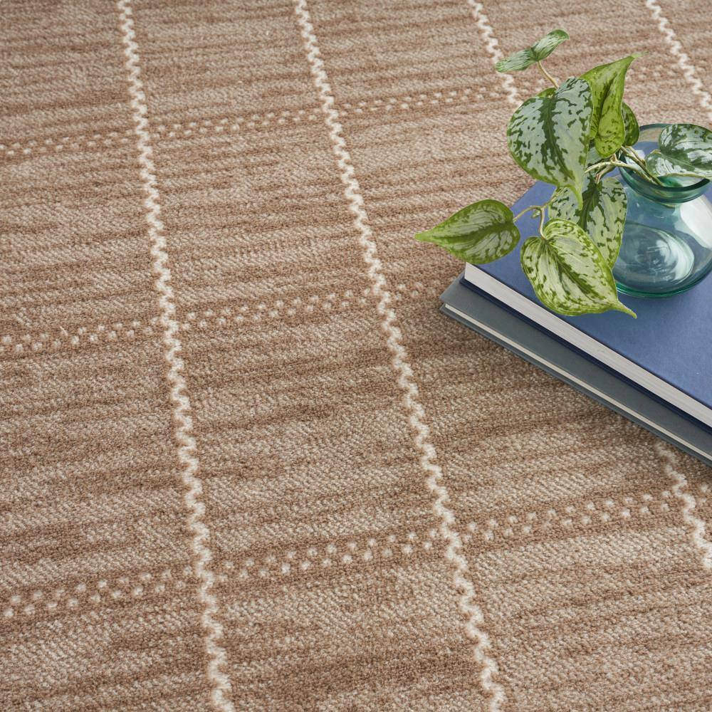 Mocha Ivory Geometric 5' x 7' Synthetic Area Rug