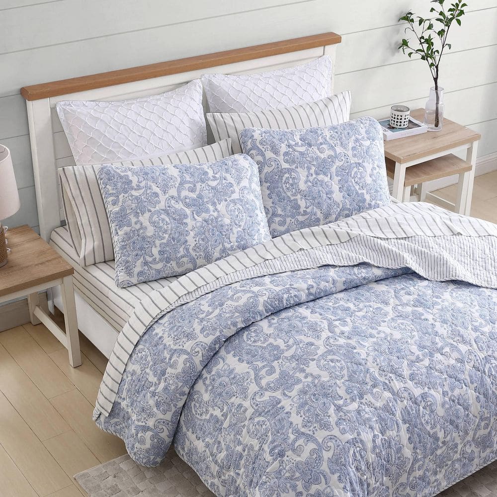 Blue Paisley Cotton Twin Quilt Set with Shams