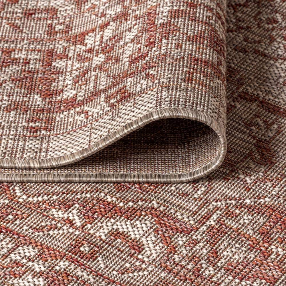 Rozetta 3' x 5' Red and Taupe Synthetic Medallion Area Rug