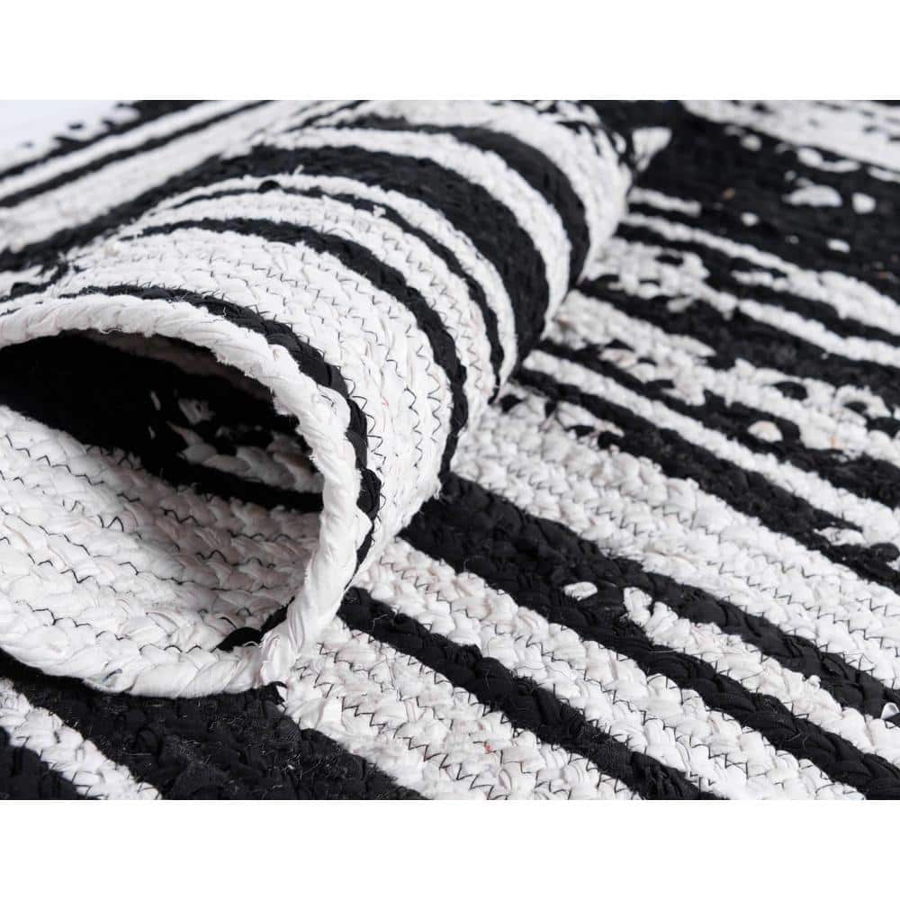 Handmade Black and White Braided Cotton Rectangular Area Rug 8' x 10'