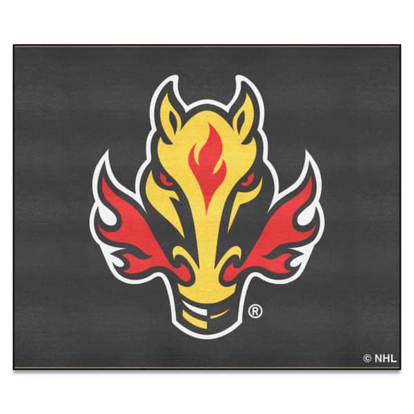 FANMATS Calgary Flames Black 5 ft. x 6 ft. Tailgater Area Rug