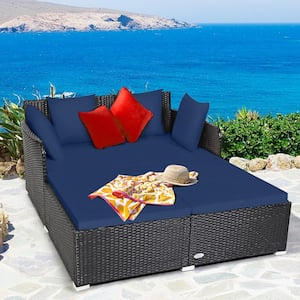 1-Piece Wicker Outdoor Day Bed with Navy Cushions