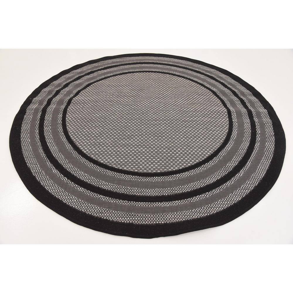 Gray Synthetic 6' Round Outdoor Easy-Care Rug