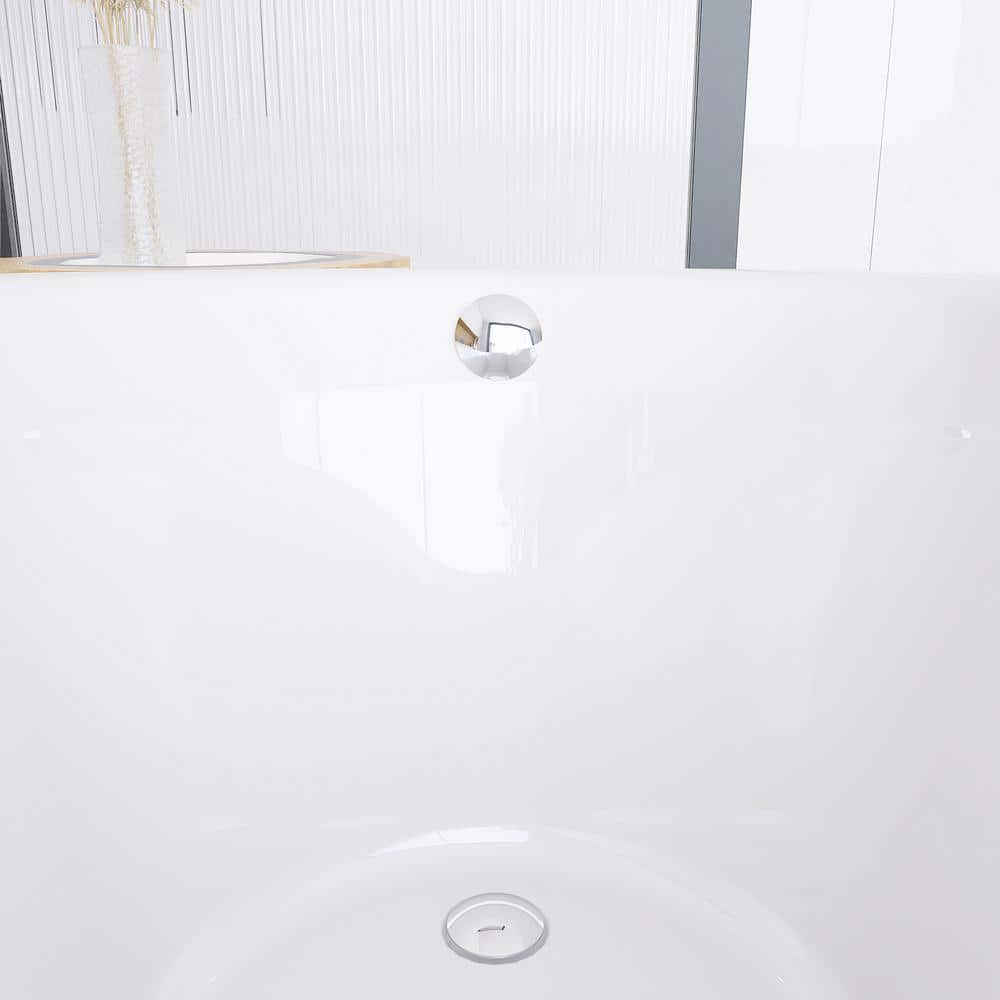 Glossy White Acrylic Freestanding Oval Soaking Bathtub