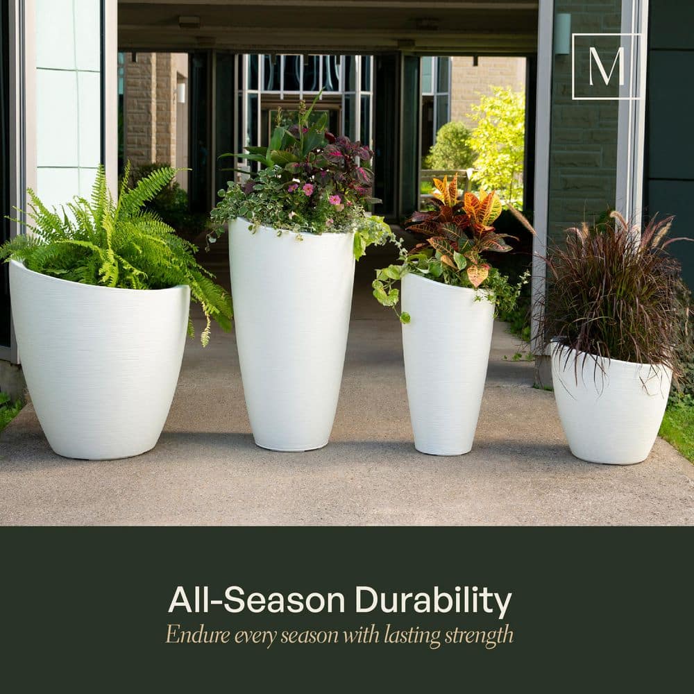 Modesto 20" European Flair Black Polyethylene Planter