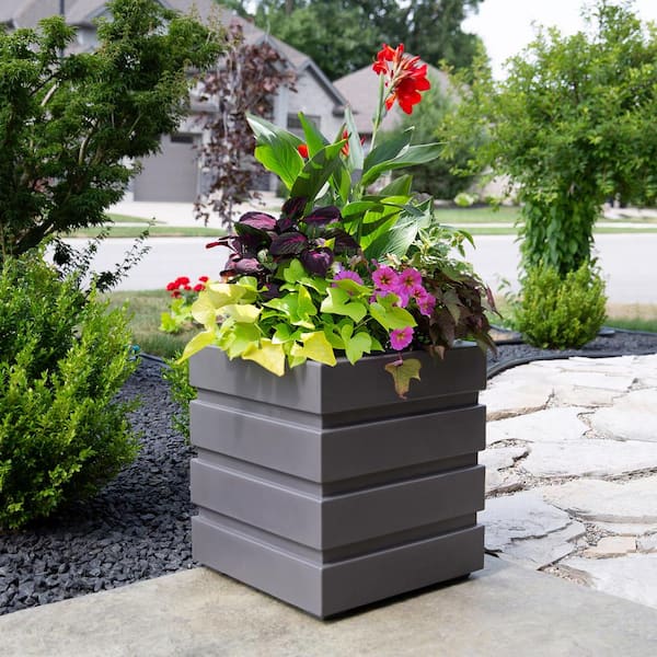 Mayne Freeport 18 in. Square Self-Watering Graphite Grey