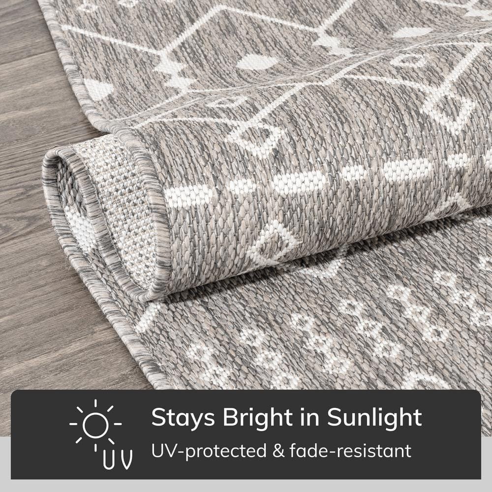 Luxe Light Grey Synthetic 8' x 10' Easy-Care Outdoor Area Rug