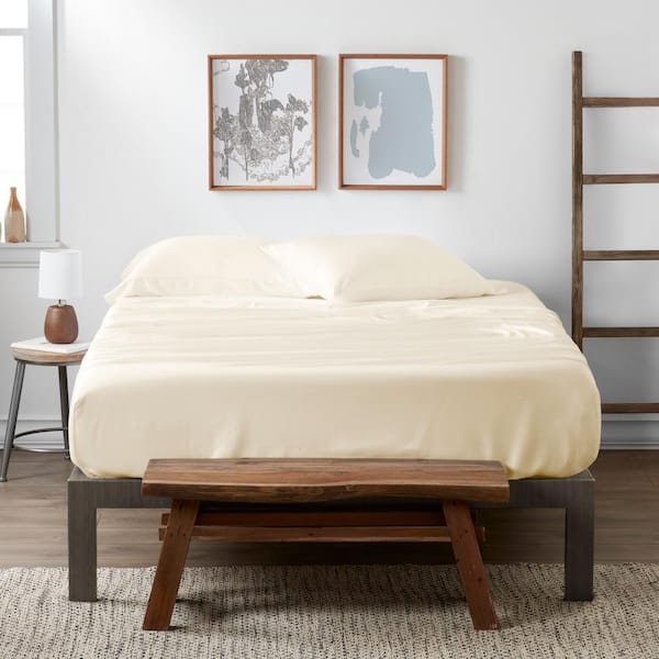 Becky Cameron 4-Piece Ivory King Bed Sheet Set