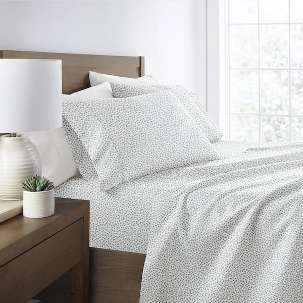 Becky Cameron 4-Piece Light Blue Ditsy Floral Microfiber Poly Patterned Sheet Set in Queen