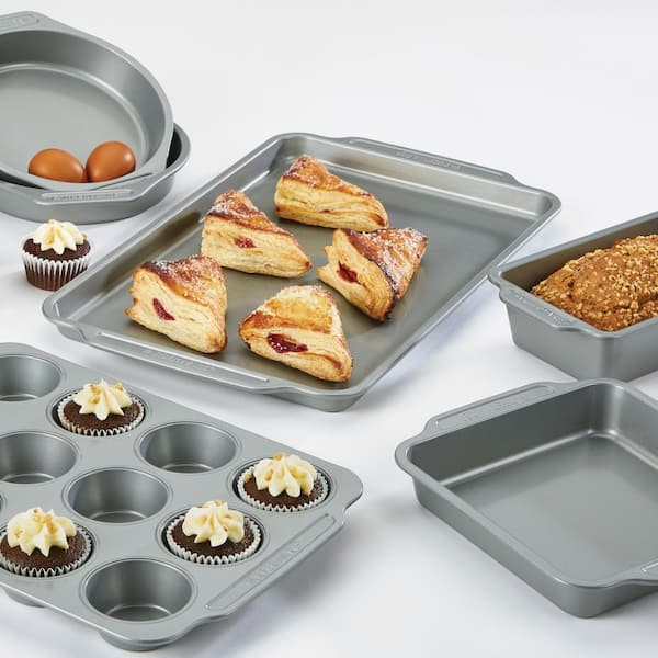Circulon Total Nonstick Bakeware Set with Nonstick Cookie Sheet, Baking Pan  and Bread Pan - 6 Piece, Gray 