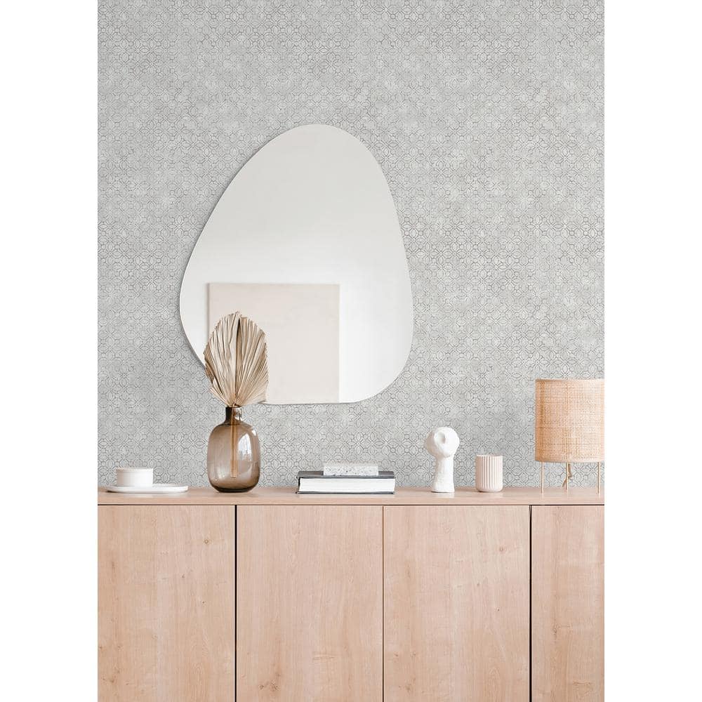 Khauta Sterling Gray Floral Geometric Non-Woven Wallpaper Roll